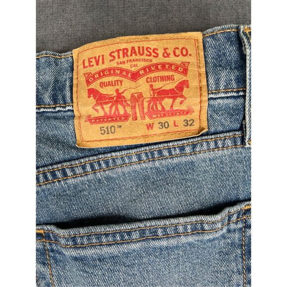 Levis 510 Skinny Jeans Men 30x32 Light Wash Distressed Raw Hem Side Seam Y2K - Picture 9 of 10